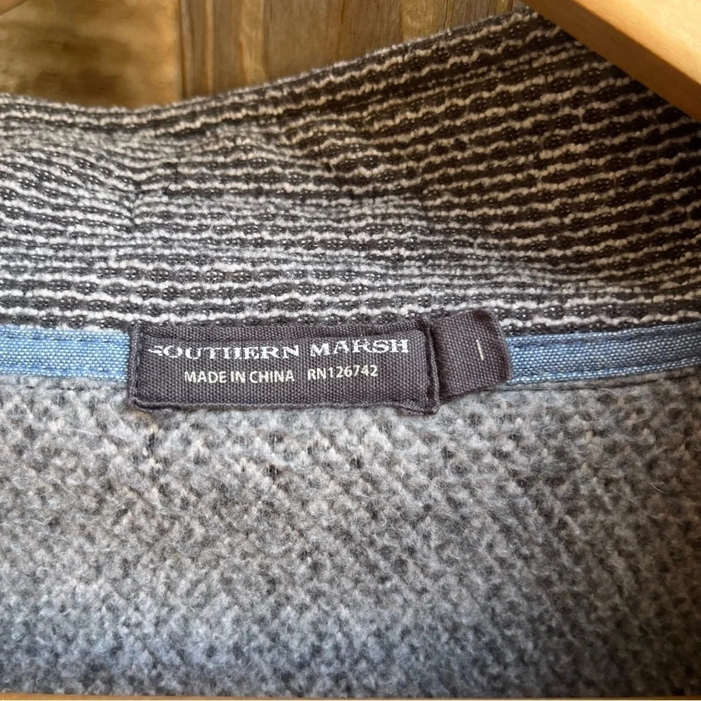 Southern Marsh Men's Heathered Gray Zip-Up Sweater